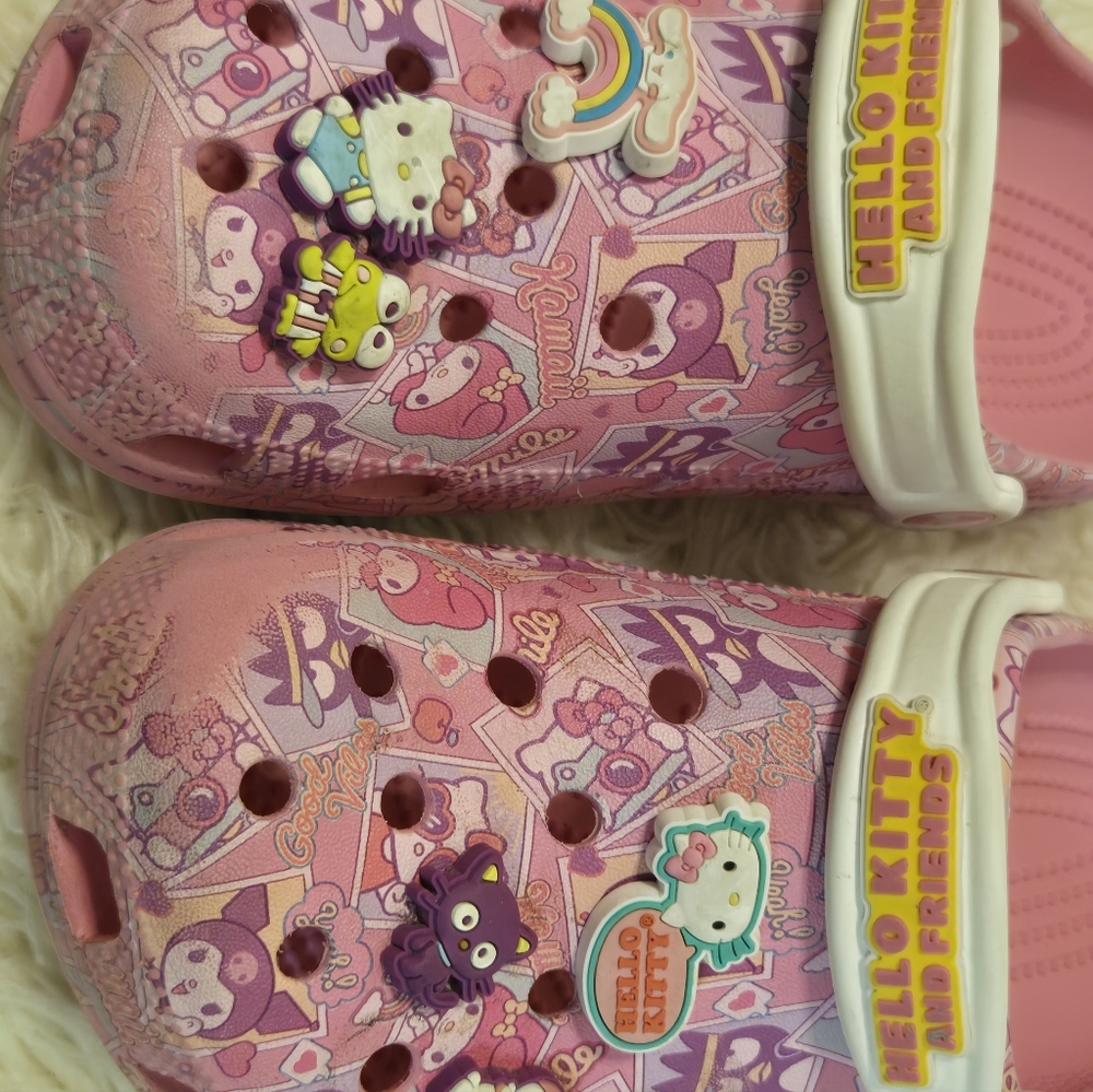 Hello Kitty  Crocs -Pink - Picture 15 of 16